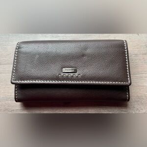 Fionte - Woman’s Brown Wallet/Clutch New But With Some Scratches On The Back